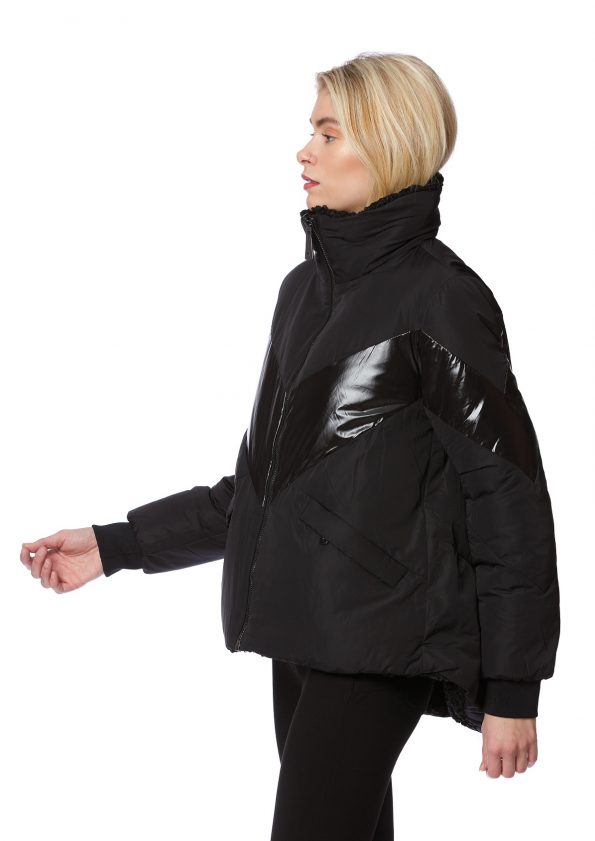 bunda-cierna-guess-02-W0BL0TWDBF0-JBLK
